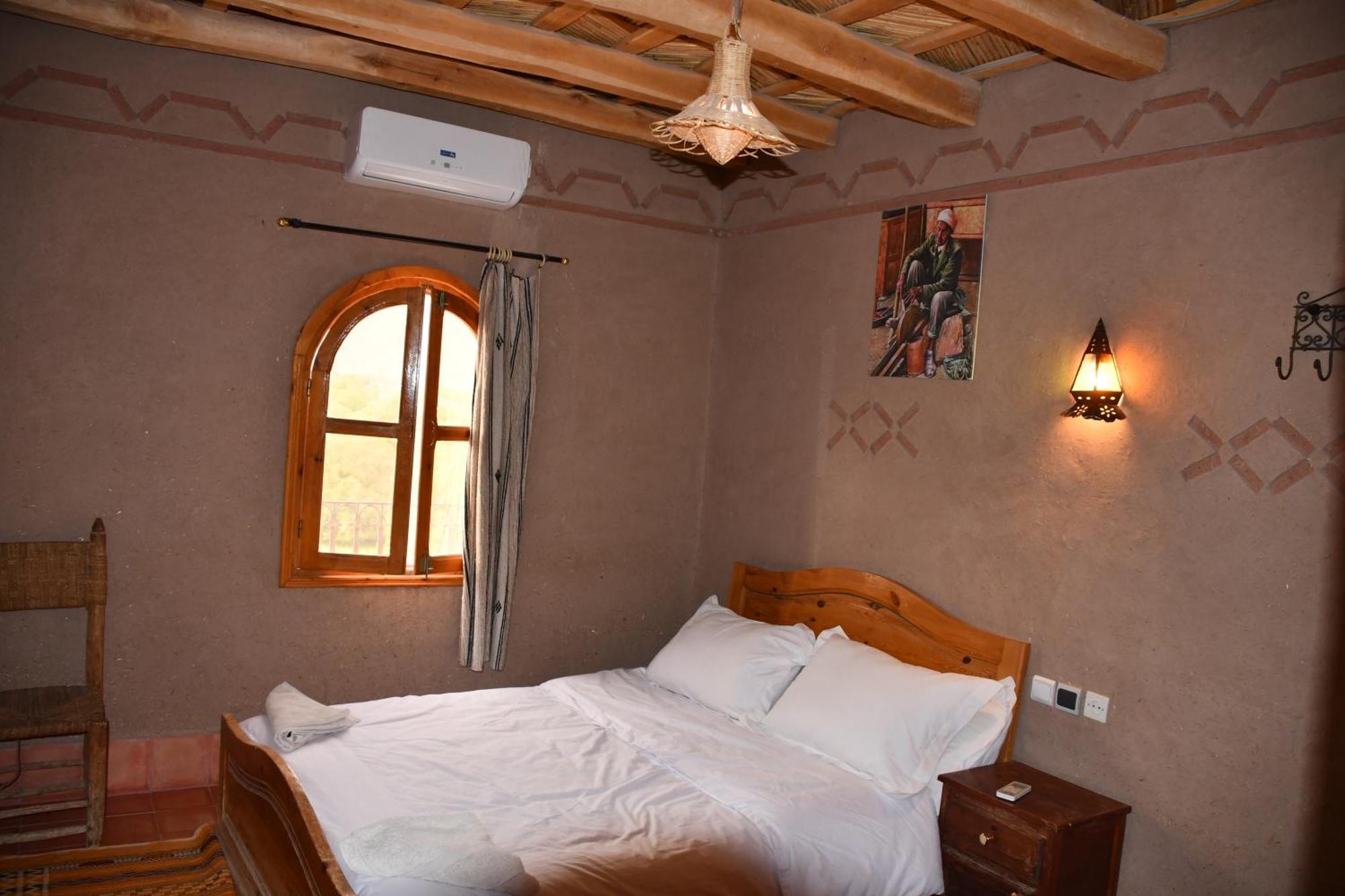 Gite D'Etape Tamaloute Bed & Breakfast Bou Drarar Екстериор снимка