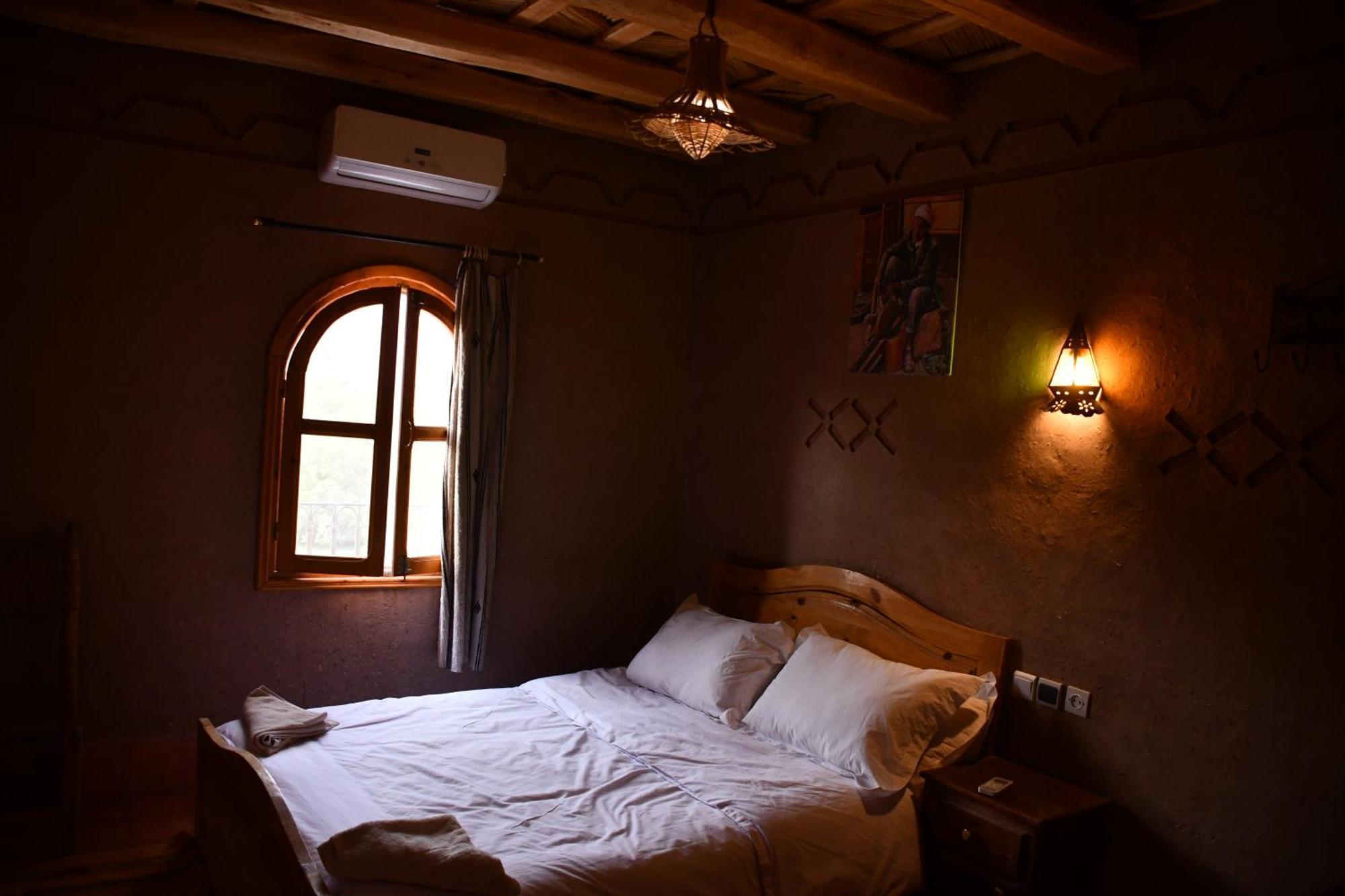 Gite D'Etape Tamaloute Bed & Breakfast Bou Drarar Екстериор снимка